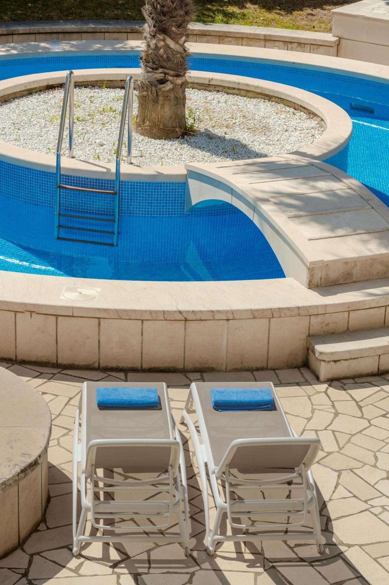 Filaus Bed & Breakfast 4*